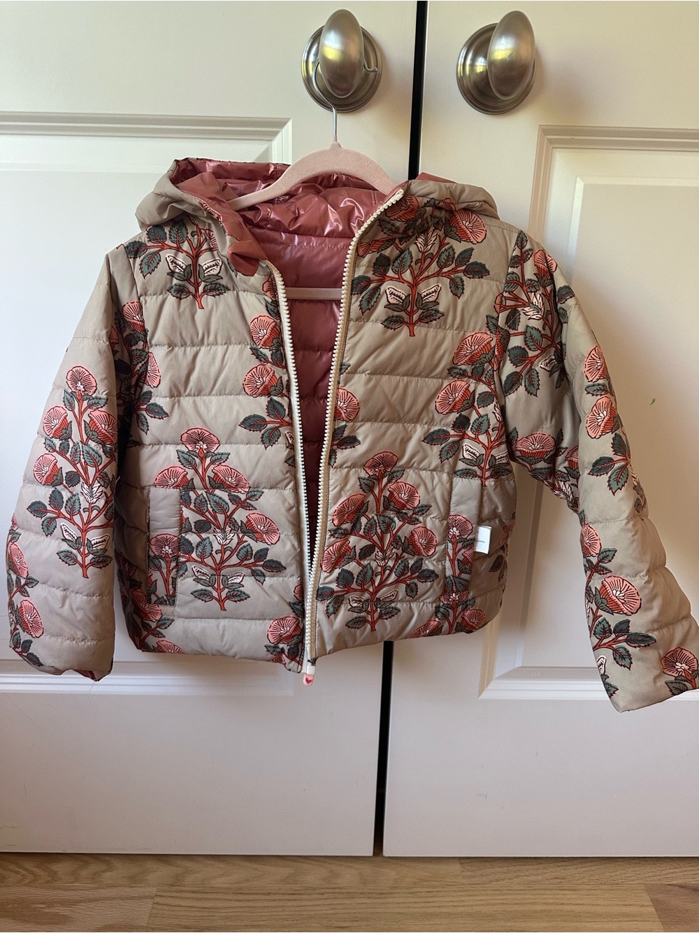 NWOT. Pink Chicken Girls Reversible Floral Quilted Hooded Jacket